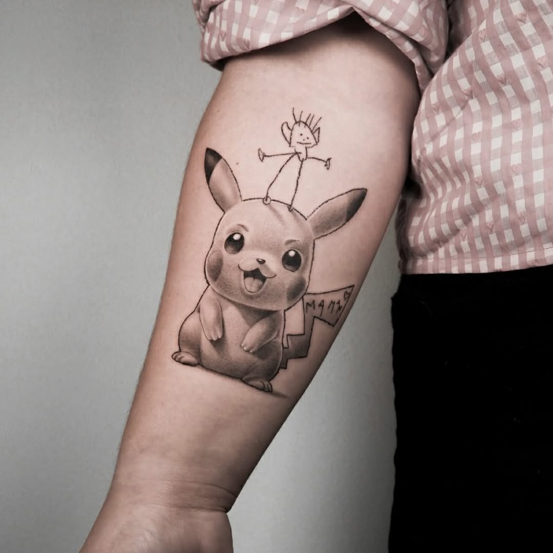 Tatouage de Pikachu mignon avec croquis au style enfantin
