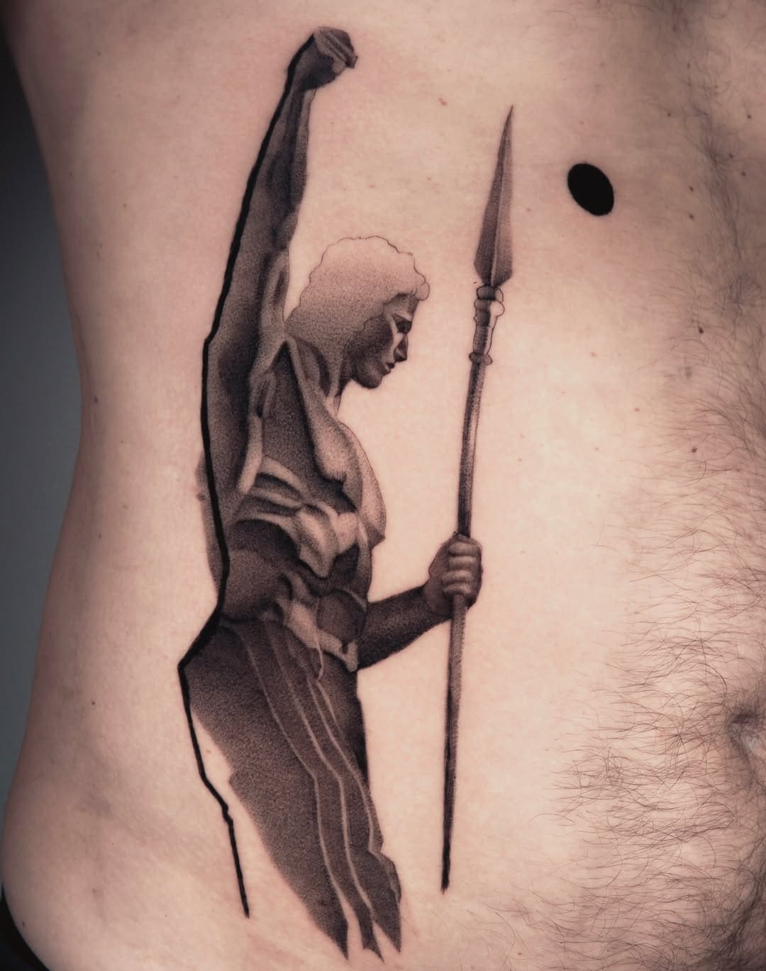 Tatouage latéral de silhouette de guerrier classique