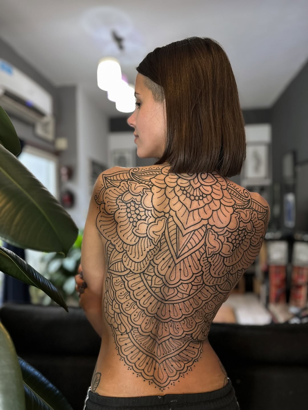 Delicate Mandala Back Flow