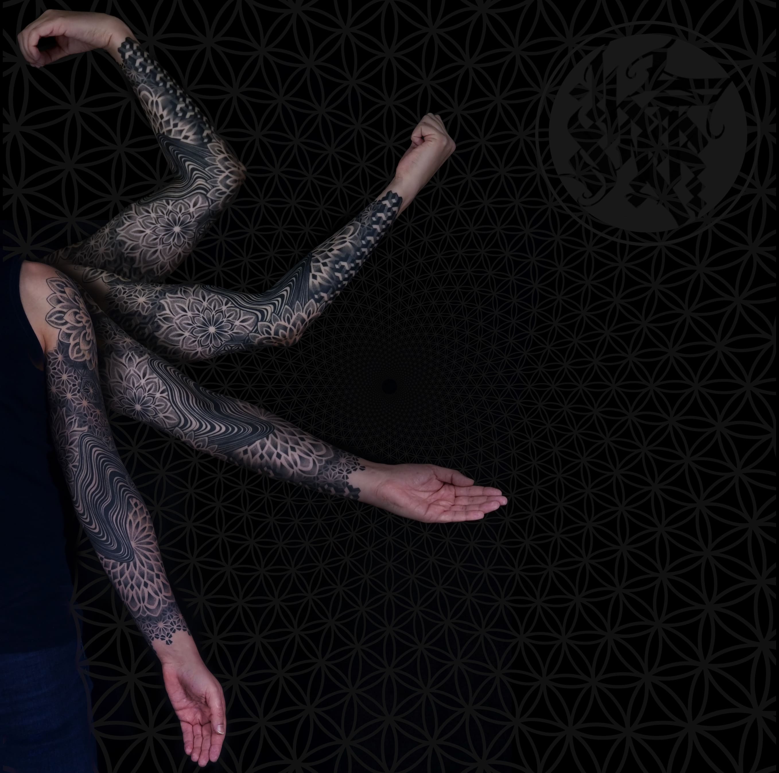 Geometryczny full sleeve – abstrakcyjna kompozycja blackwork