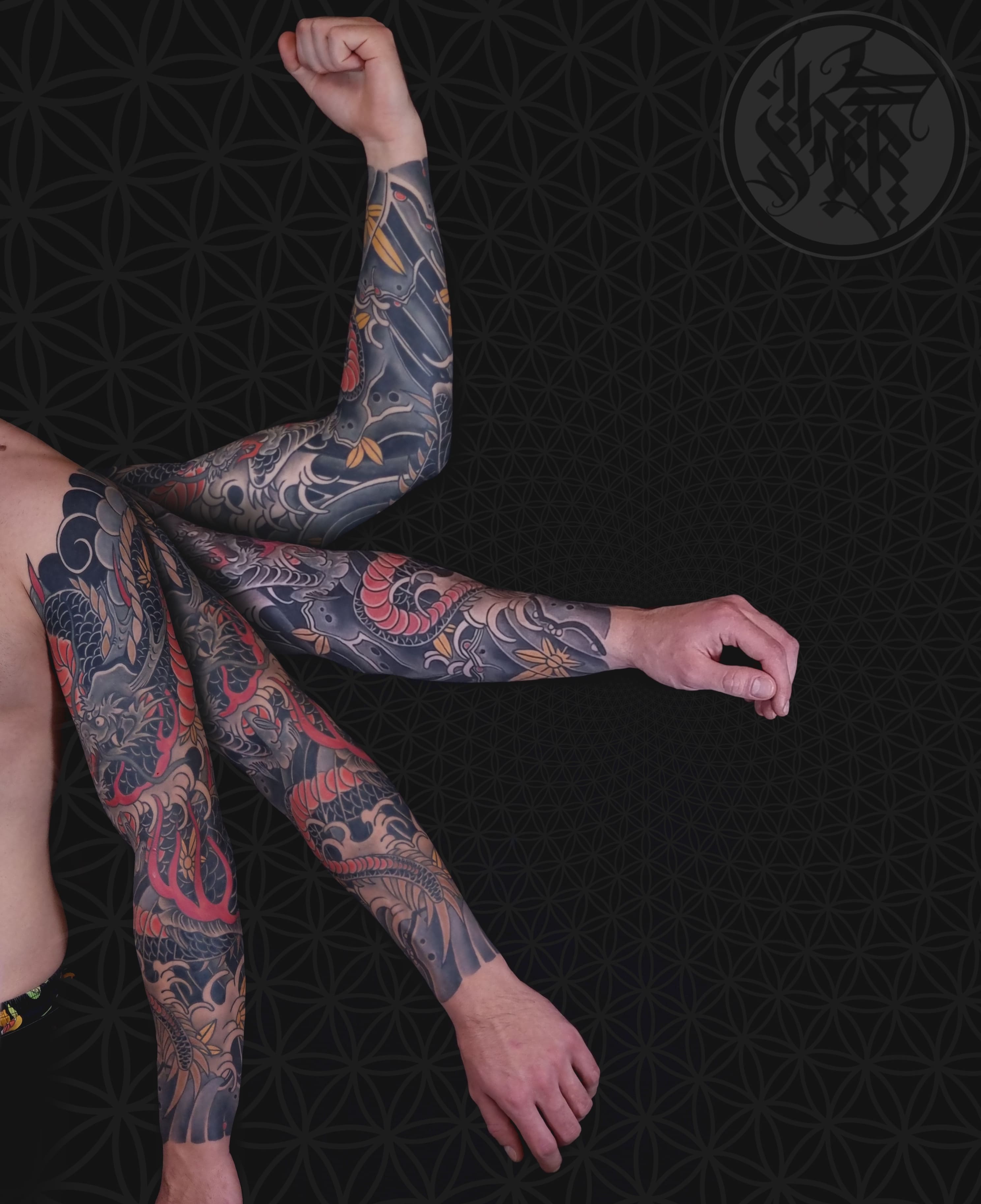 Japoński full sleeve – smok i fale w kolorze