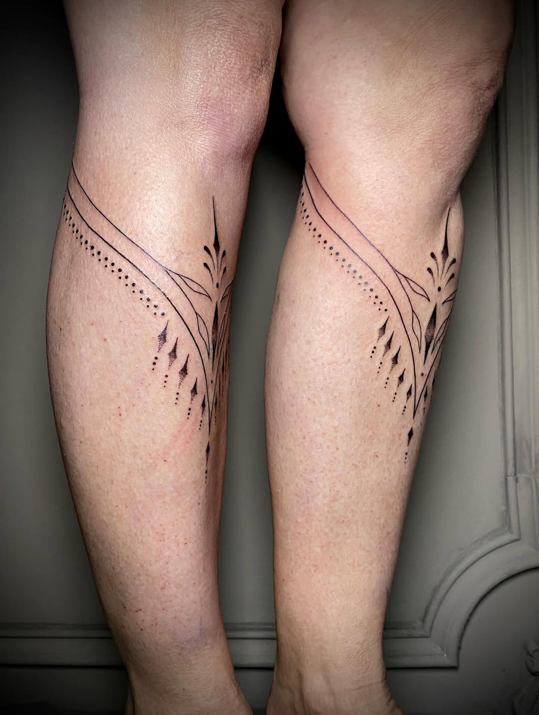 Symmetrical Ornamental Calf Set