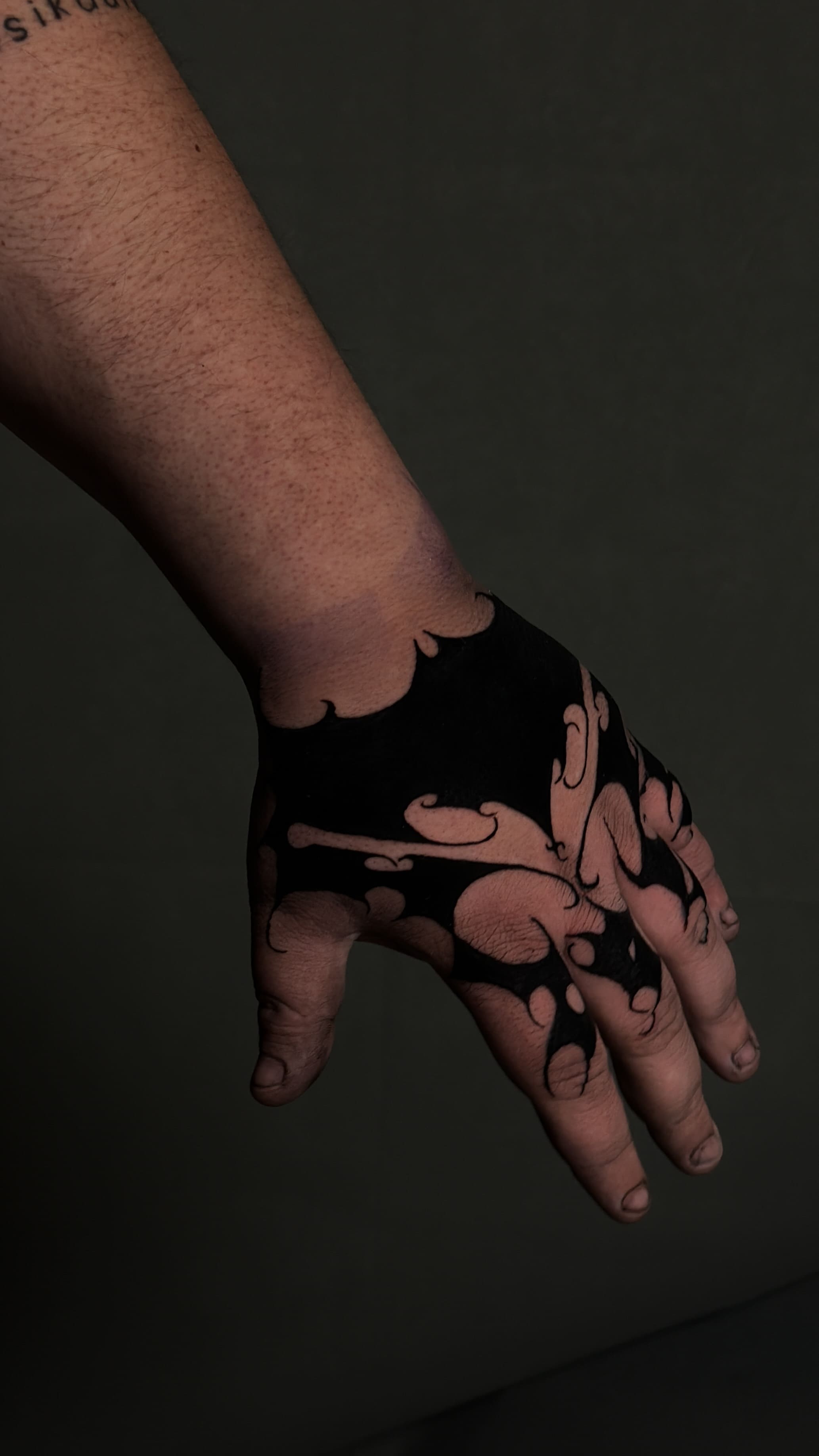 Liquid Black Hand