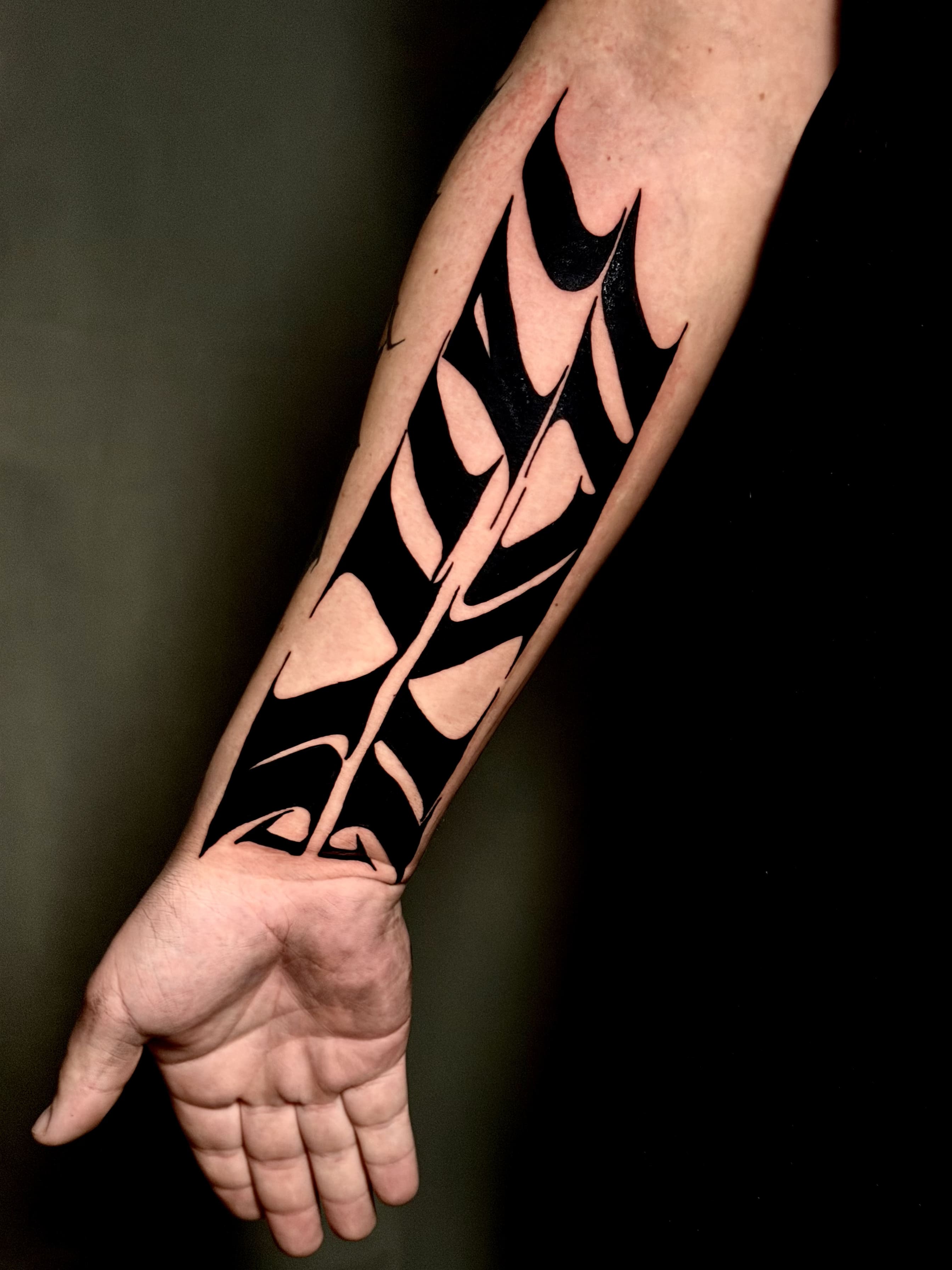 Sharp Black Flow