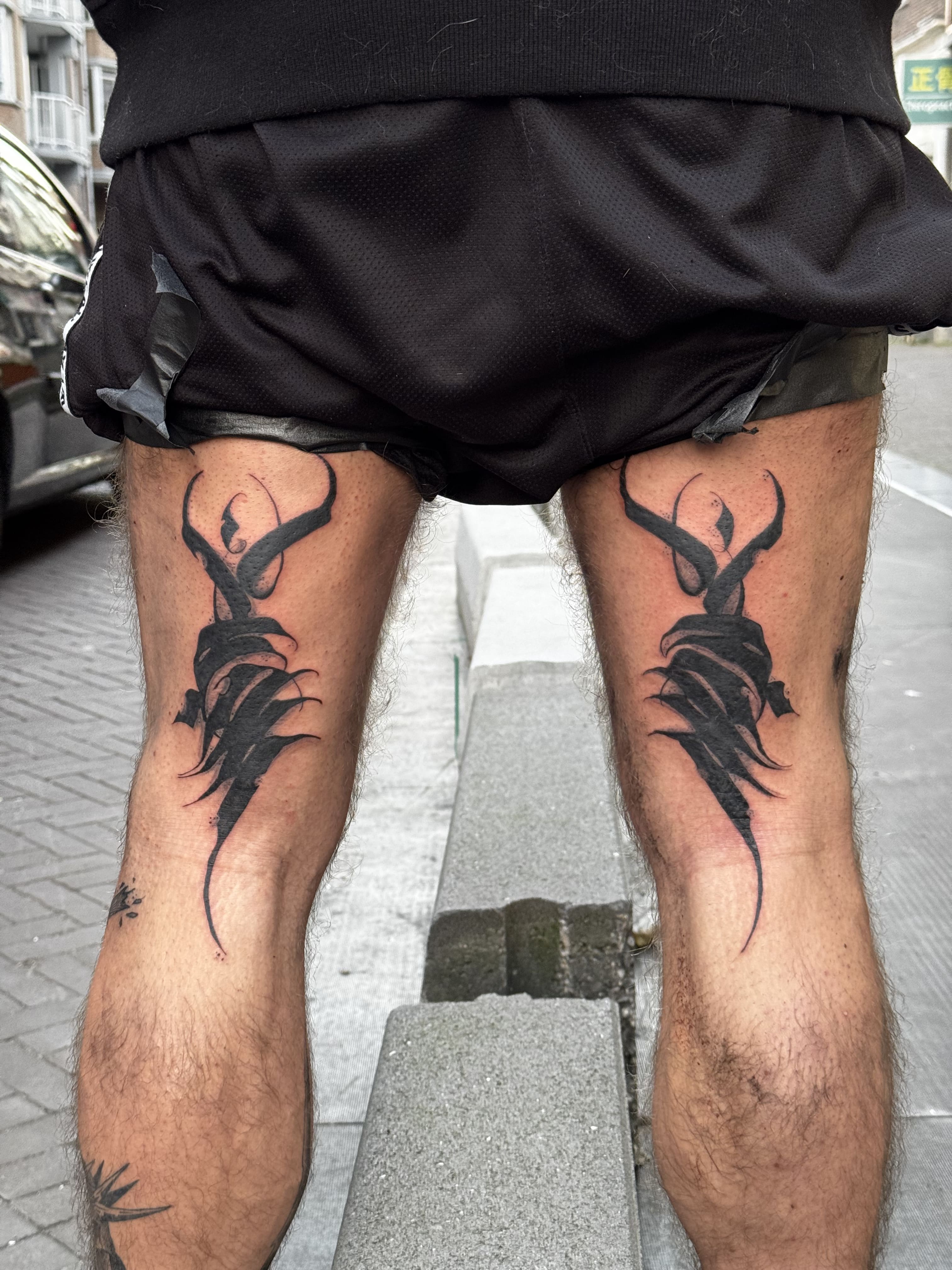 Dual Tribal Thigh Flow