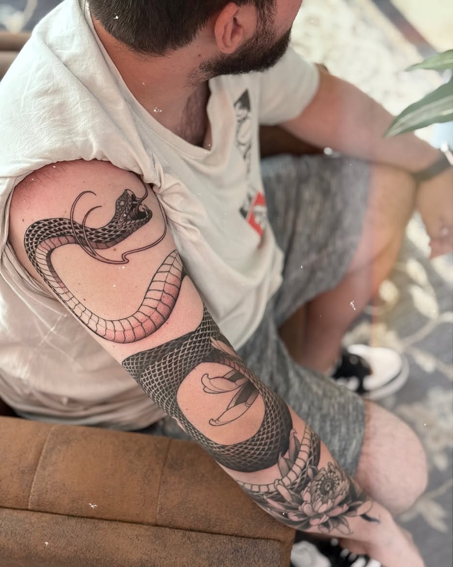 Serpent et fleurs