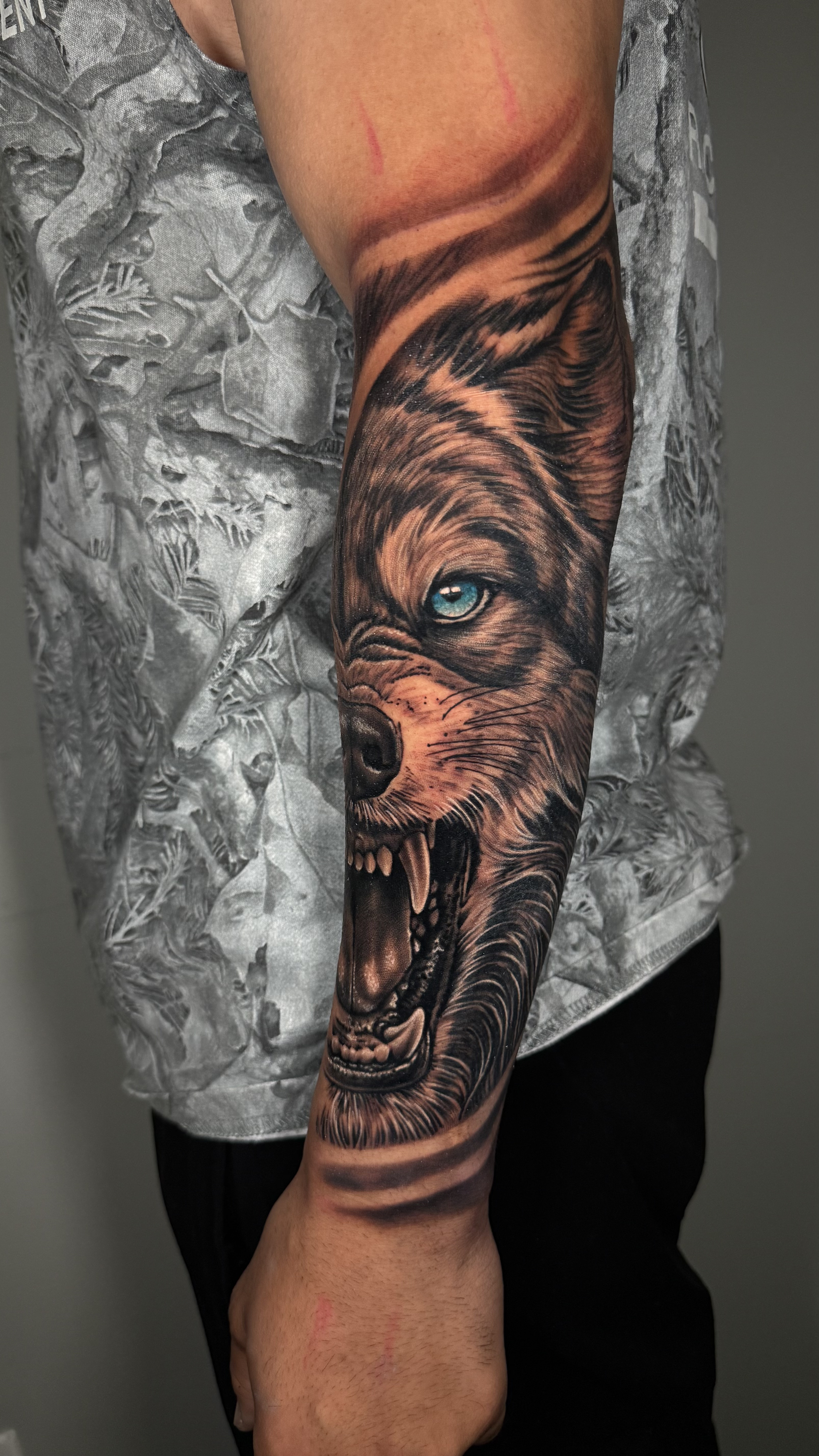 Snarling Wolf
